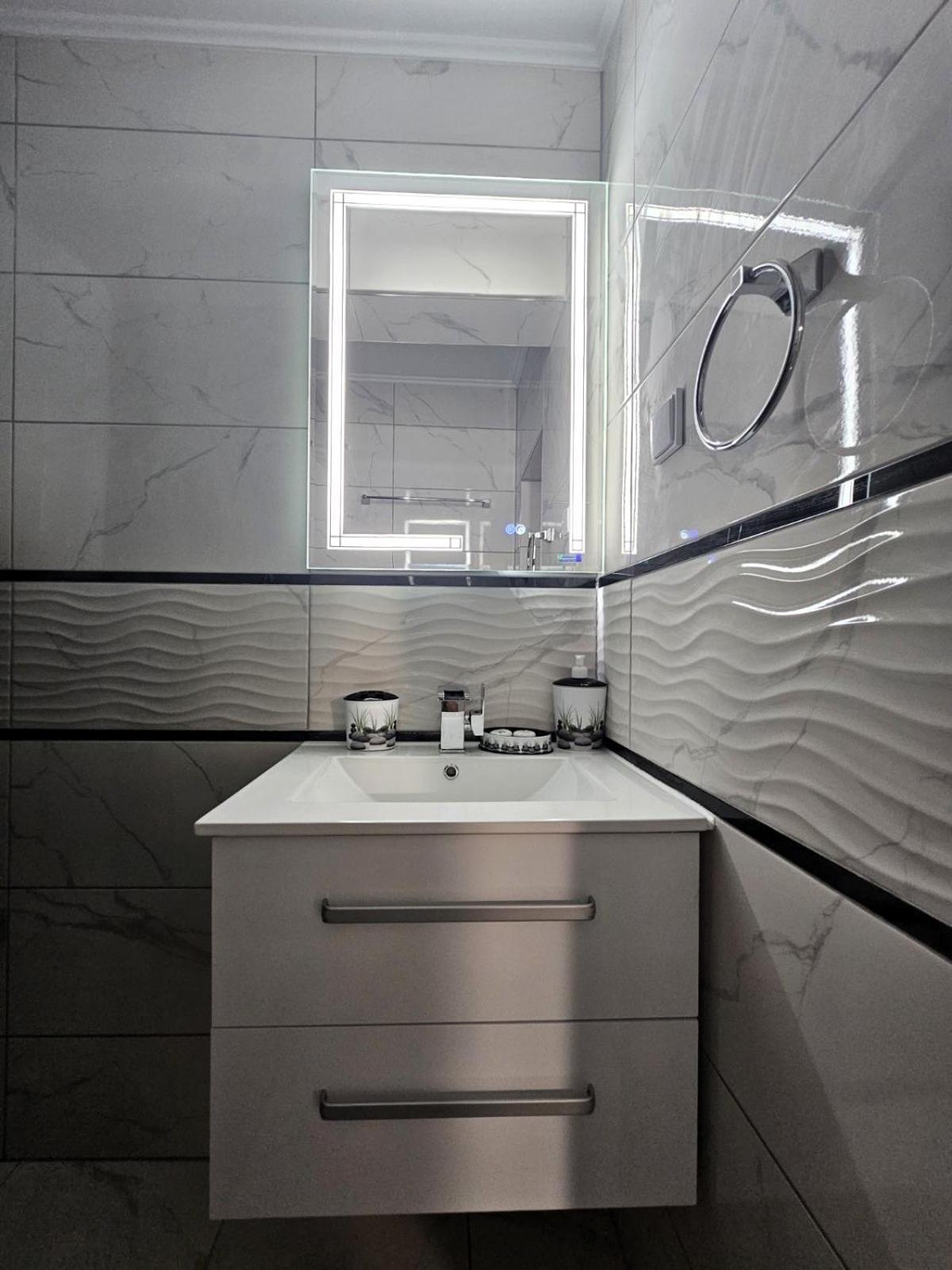 Apartment Bohemi With Free Parking 부르가스 외부 사진