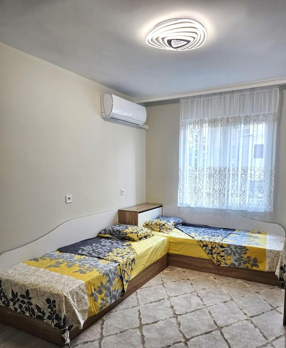 Apartment Bohemi With Free Parking 부르가스 외부 사진